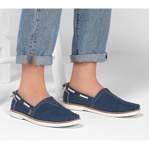 Skechers Women’s Chill Luxe - New Light Boat Shoe, Never Worn